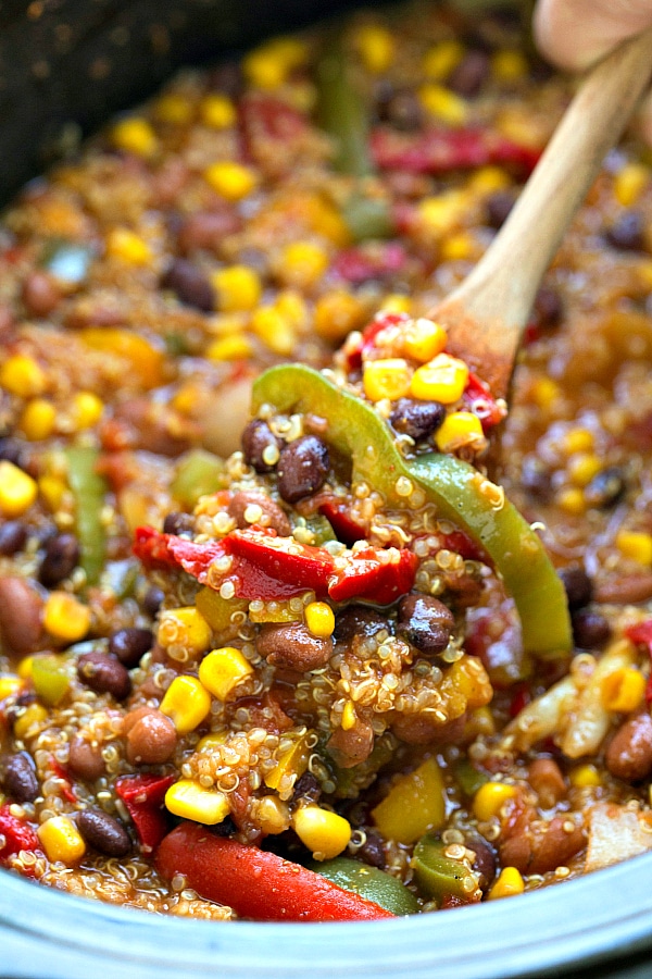 southwest-crockpot-quinoa-and-veggies2chelseamessyapron