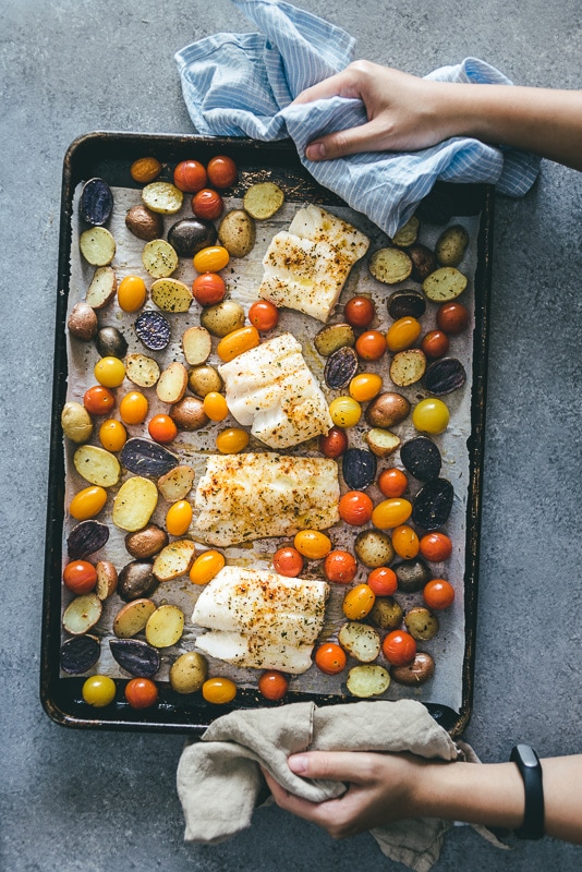sheet pan fish and veggies 25 min