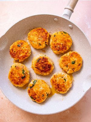 Crispy Salmon Cakes with Mango Salsa