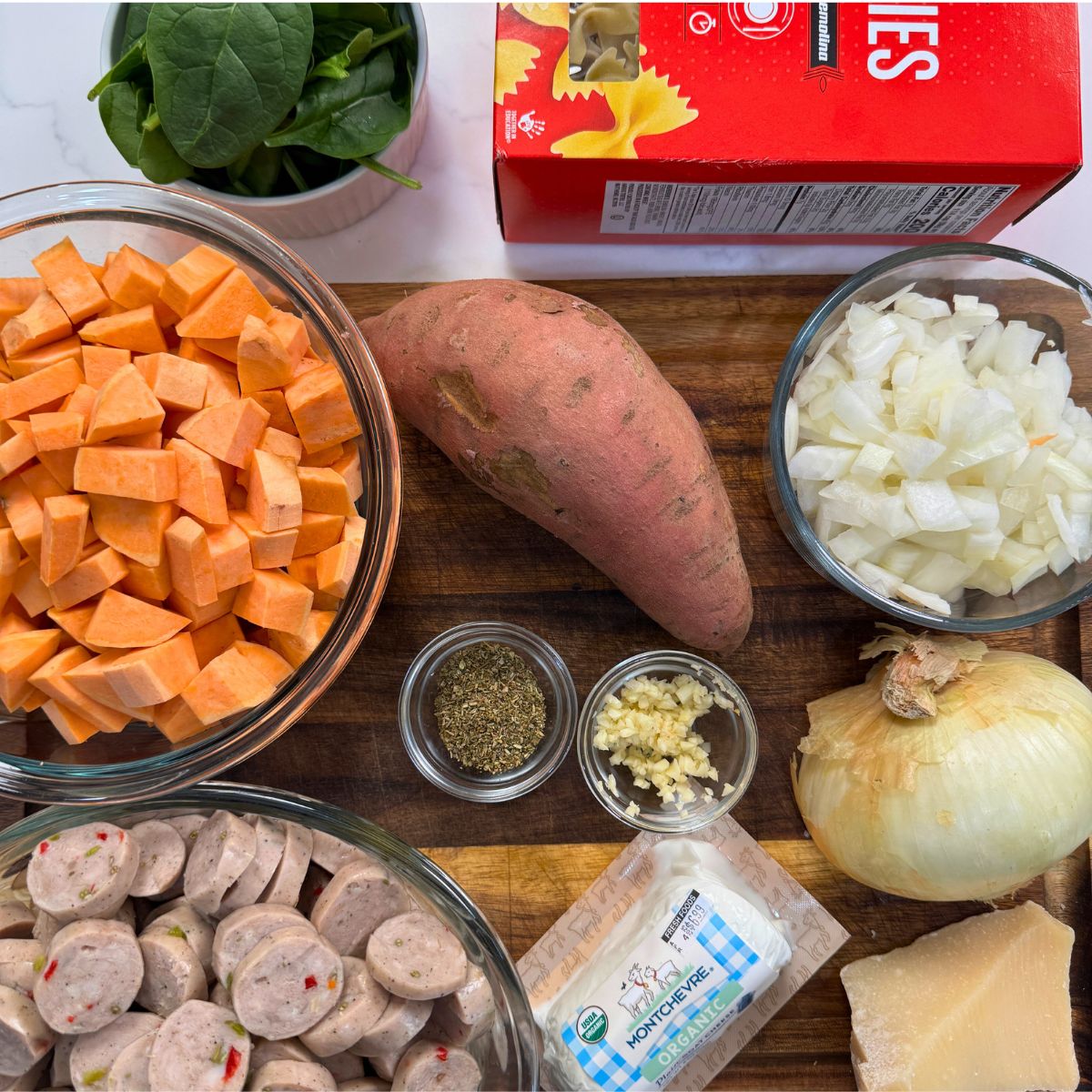 Creamy Sweetpotato Sausage Pasta ingredients